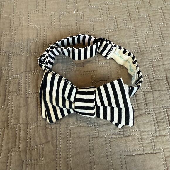 Black White Stripe Bow Tie Boutique Tadpole and Lily 0-4 Years Baby Toddler Boy - Picture 3 of 8